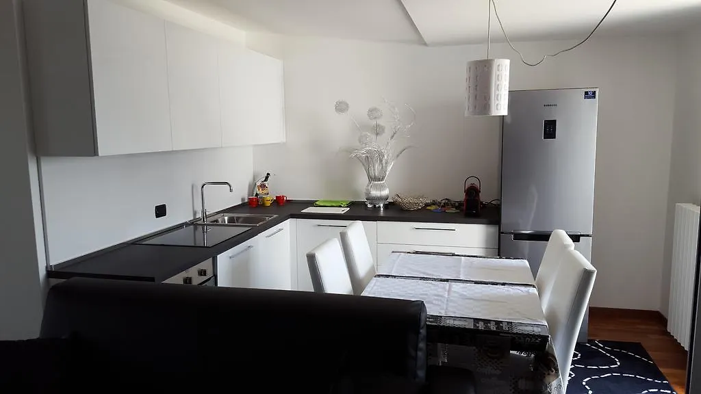 Appartamento New Luxury Attic Santa Giulia Expo Milano 0*,  Italia