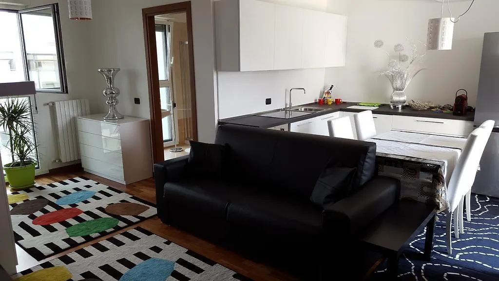 Appartamento New Luxury Attic Santa Giulia Expo Milano 0*,